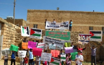 Çocuklardan İsrail'e 6 Dilde Pankartlı Tepki