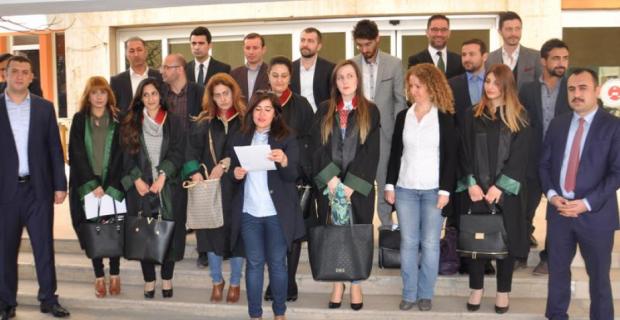 Kadın avukatlar da Kadınlar Gününü kutladı