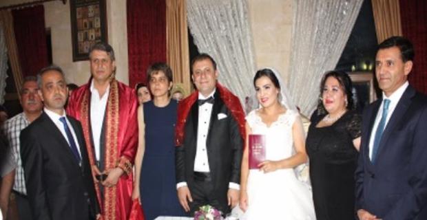 Yılmaz ve Kurt Çiftinin Dillere Destan Düğünü