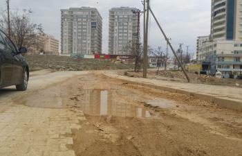 TOKİ Sakinlerinden bozuk yollara tepki