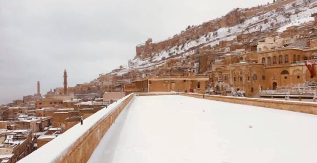 Kar Yağışı Mardin'de büyüledi