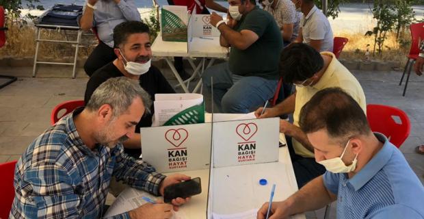 Kızıltepe’de gazetecilerden kan bağışına destek