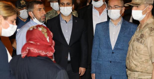 Şehit askerin evine ateş düştü