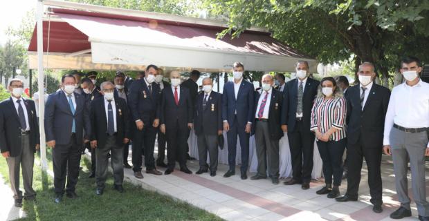 Vali Demirtaş, Gaziler Günü Törenine Katıldı