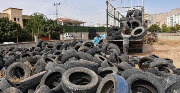 Dargeçit'te atıl lastikler geri dönüşüm için toplatıldı