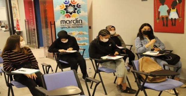 Gençlik Merkezi, öğrencileri TYT-AYT sınavlarına hazırlıyor