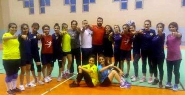 Kızıltepe Spor Lisesi Kız Hentbol Takımı 2. Lig’e yükseldi
