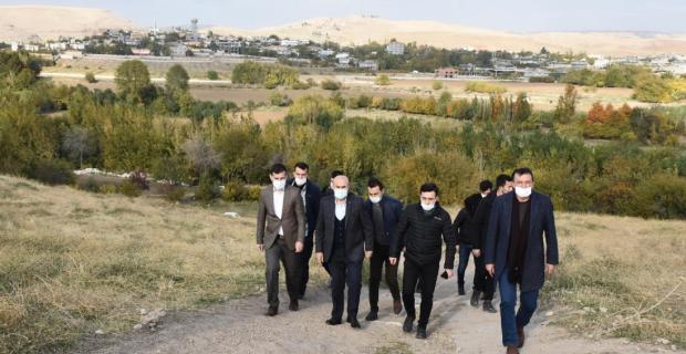 Vali Demirtaş, Nusaybin Baraj Yolunun asfaltlanacağı müjdesini verdi
