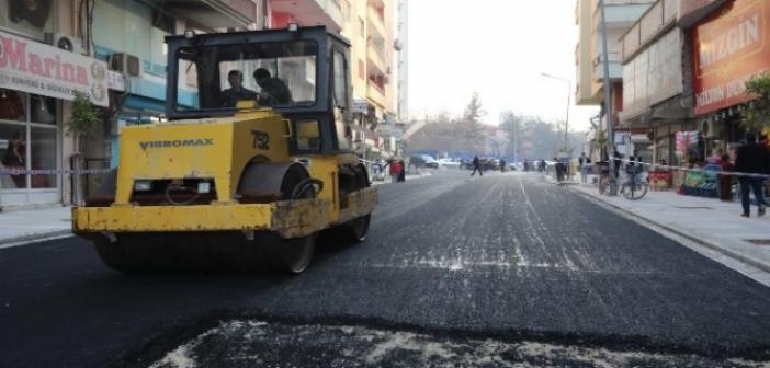 Kızıltepe'de asfalt serim çalışmaları devam ediyor