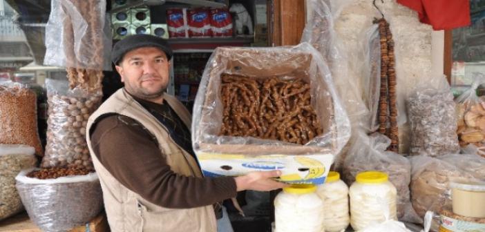 Mardin'in cevizli sucuk ve pestillerine talep arttı