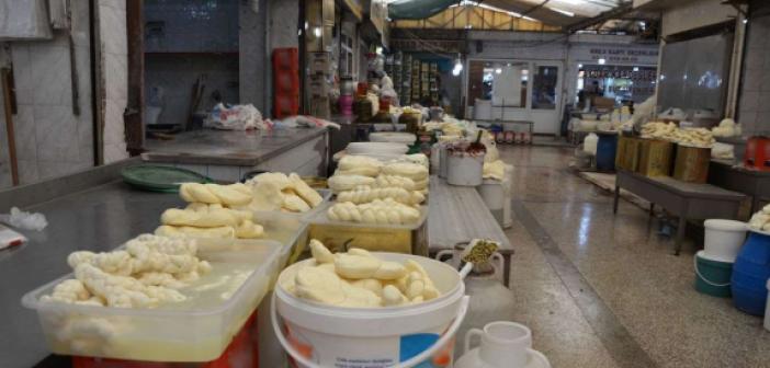 Peynirci esnafı salgın ve kuraklık nedeniyle zor günler yaşıyor