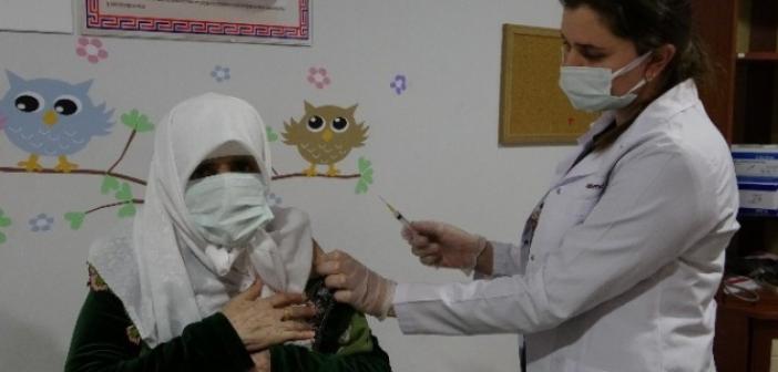 Mardin'de aşı çalışmaları sürüyor