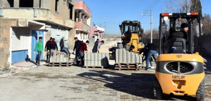 Nusaybin'de Parke taşı çalışmaları sürüyor