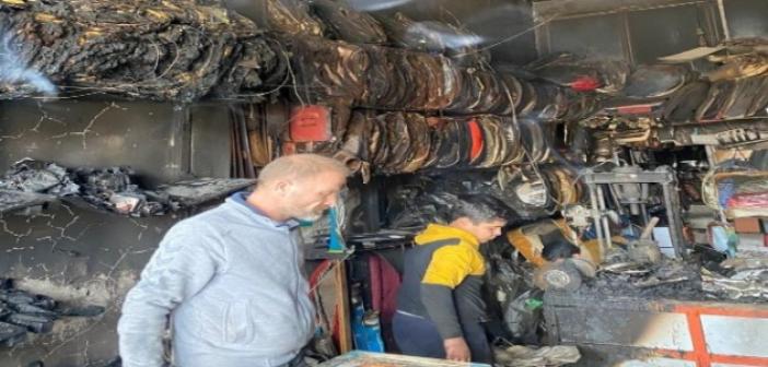 Oto aksesuar dükkanı çıkan yangında küle döndü