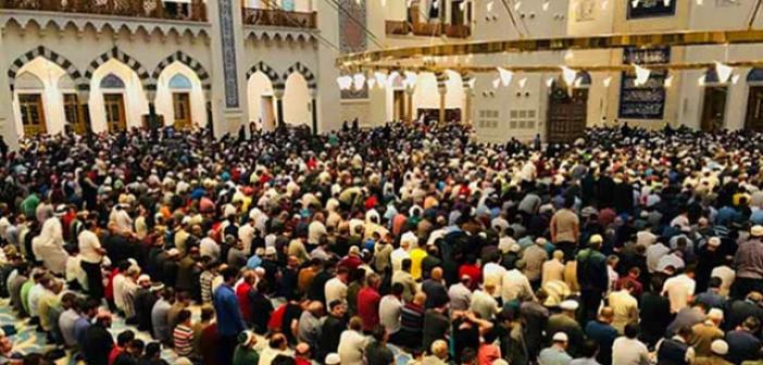 Camilerde teravih namazı kılınacak mı? Cemaatle teravih yasak mı? Ramazan'da cemaatle camilerde namaz serbest mi?