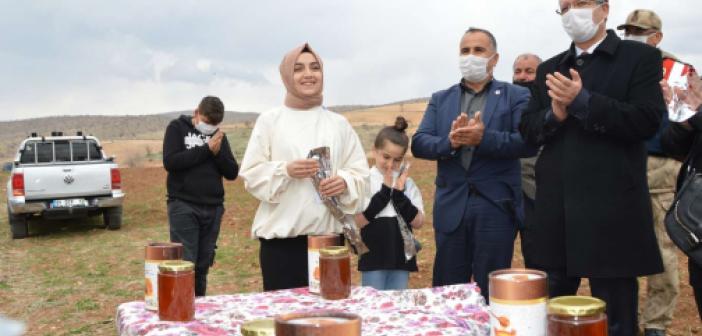 Kırsal Kalkınma Yatırımları Projesiyle Genç Girişimcinin Arıcılıktaki Başarı Hikayesi