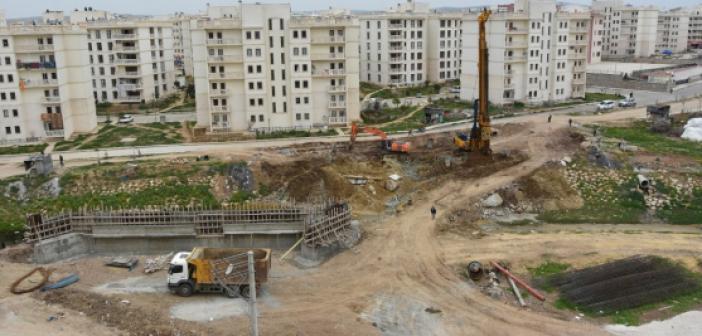 Nusaybin'de iki köprünün inşaatı hızla devam ediyor