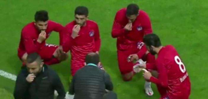 Sahada iftar sosyal medyayı salladı! Giresunspor-Keçiörengücü maçında futbolcular iftar yaptı