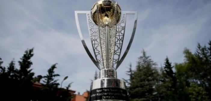 Süper Lig 2021 şampiyonu kim oldu? Hangi takım şampiyonluk ipini göğüsledi?