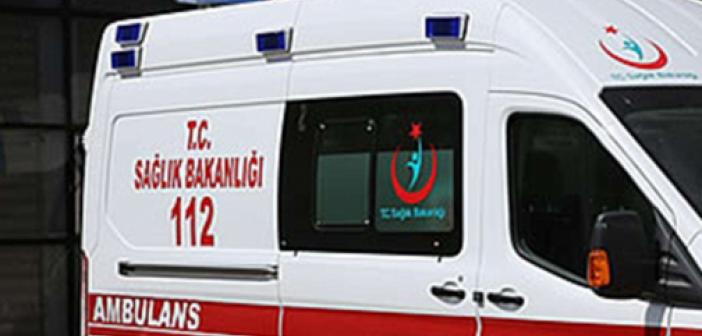 Çanakkale'de iki otomobil kafa kafaya çarpıştı: 3 ölü, 4 yaralı