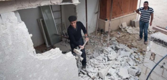 Filistinliler ev ve iş yerlerini kendi elleriyle yıkmak zorunda bırakılıyor