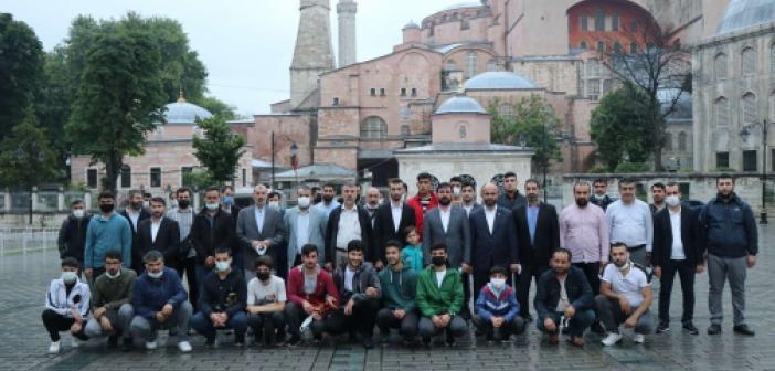 HÜDA PAR İstanbul İl Teşkilatı Ayasofya'da sabah namazında buluştu