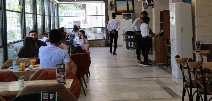 Kafe ve restoranlar müşterileri ağırlamaya başladı