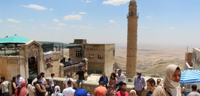 Mardin'e gelen Amerikalı turist gördüklerine hayran kaldı