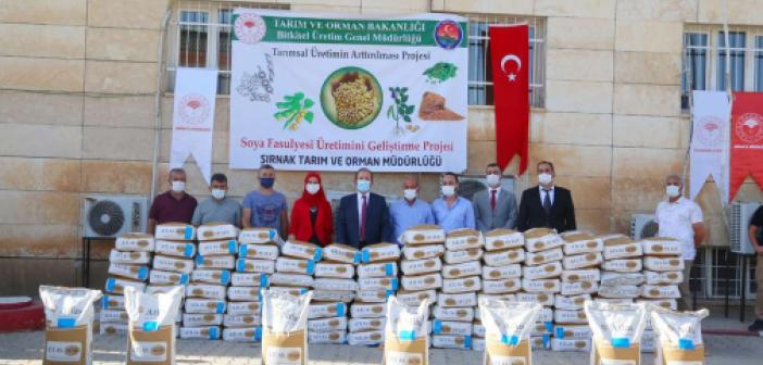 Şırnak'ta çiftçilere sertifikalı soya tohumu dağıtıldı