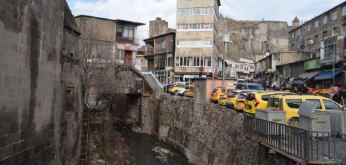&quot;Tarihi cami ve yapıların yıktırılacağı&quot; iddiasına Bitlis Valiliğinden açıklama