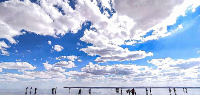 Tuz Gölü muhteşem görüntüsü ile ziyaretçi akınına uğruyor