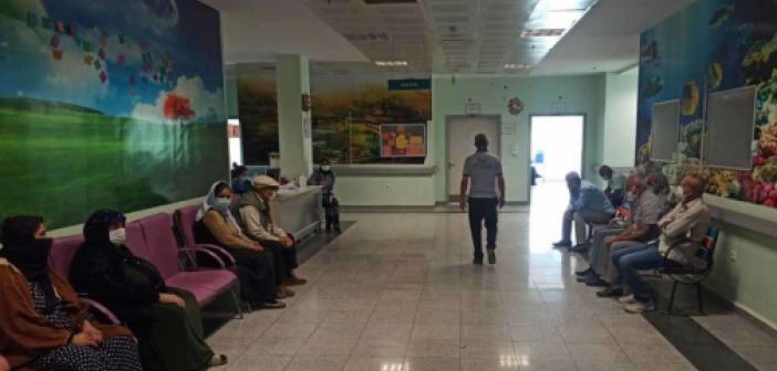 Viranşehir Devlet Hastanesinde randevusuz Covid-19 aşısı devam ediyor