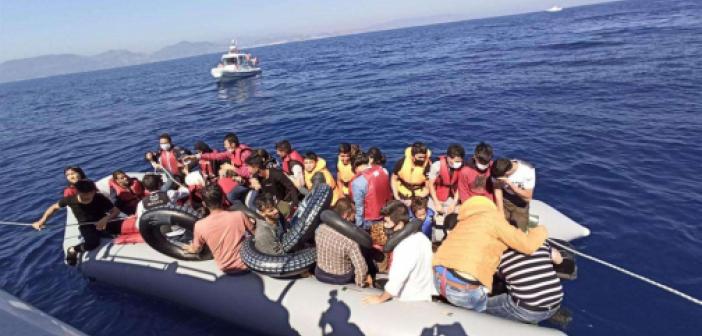 Bodrum'da Yunanistan tarafından geri itilen 25 düzensiz göçmen kurtarıldı