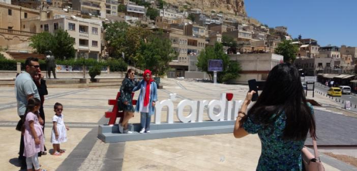 Mardin’e hafta sonu turist akını Mardin’e hafta sonu turist akını