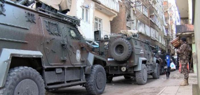 HDP'ye Şafak Operasyonu: Eşbaşkanlar gözaltında