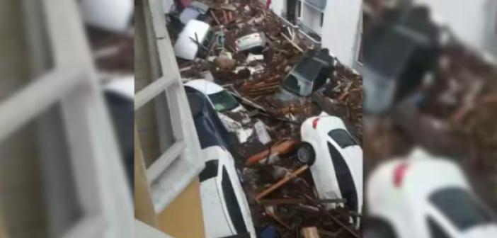Kastamonu'da sel felaketi: Çay ve dereler taştı, otomobiller sürüklendi