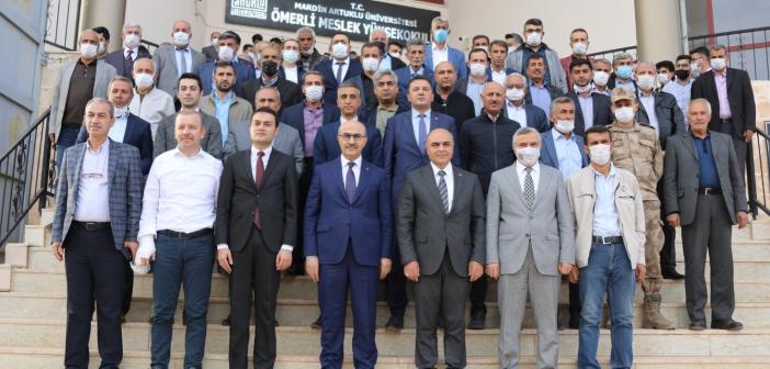 Vali Demirtaş, Muhtarlar ve Okul Müdürleri Buluşmalarını Sürdürüyor