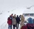 Bitlis'te karda mahsur kalan köy öğrencileri kurtarıldı