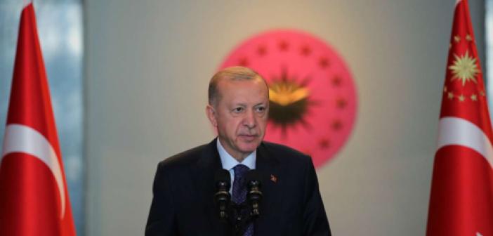 Son Dakika: Cumhurbaşkanı Erdoğan; asgari ücret, fahiş fiyatlar ve stokçuluğun konuşulduğu Kabine sonrası açıklama yapıyor
