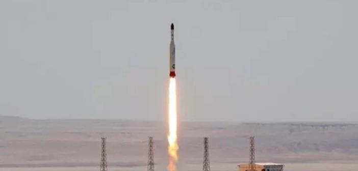 İran uzaya yerli uydu fırlattı