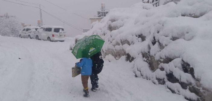 Kar yağışı nedeni ile Ağrı merkeze bağlı köy okulları ve taşımalı eğitime bir gün ara verildi