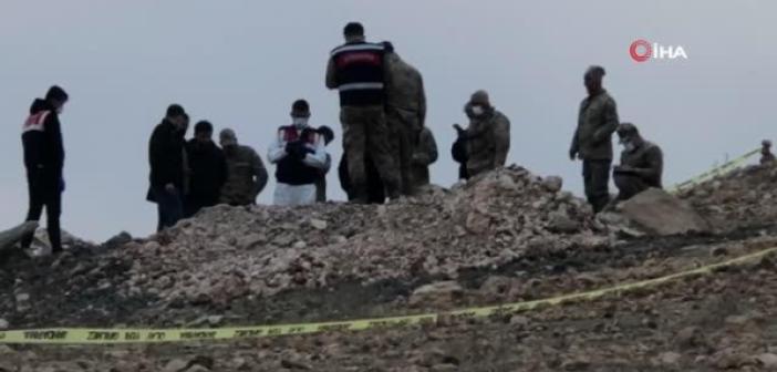 Köpeklerin kazdığı çukurdan ceset çıktı
