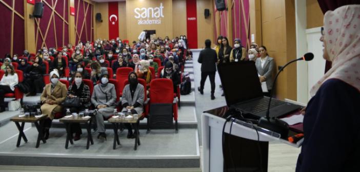 Mardin'de 'Dünya Kadın Hakları Günü' Programı Düzenlendi