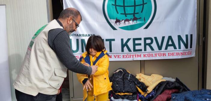 Umut Kervanı Erbil'de kışlık giyim yardımında bulundu