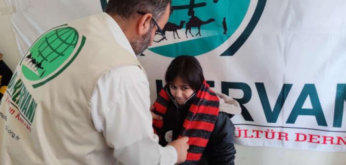 Umut Kervanı Halepçeli çocukları giydirdi