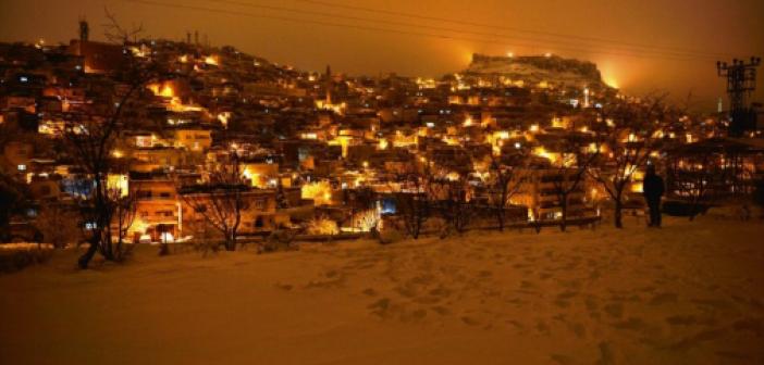 Mardin'de beklenen kar yağışı başladı