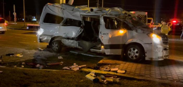 VİDEO / Feci Zincirleme Kazada 9'u işçi 11 kişi yaralandı