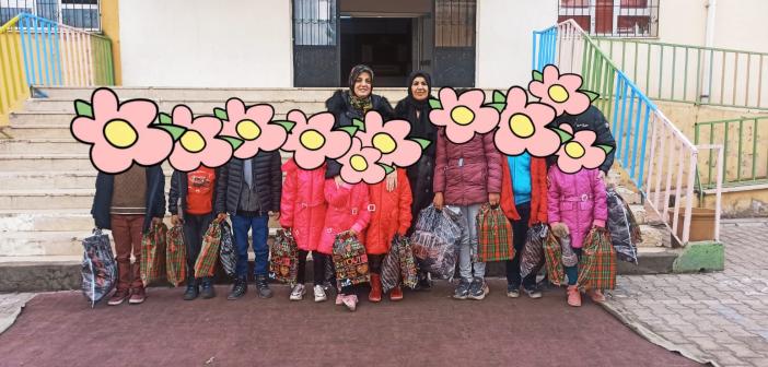 Girişimci Kadınlar Derneği yetim öğrencileri mutlu etti