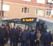 İstanbul'da İETT otobüs durağa çarptı: Yaralılar var