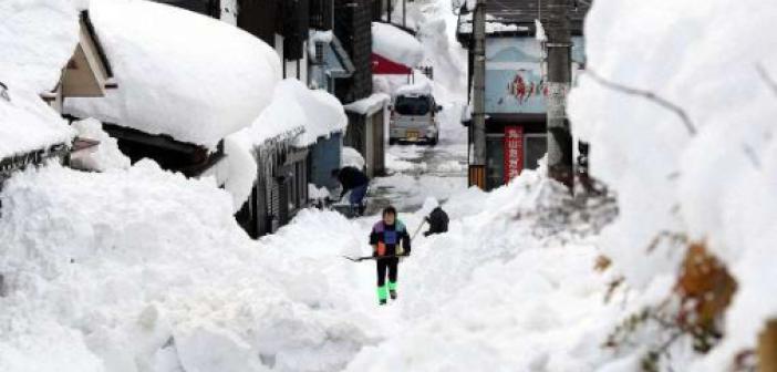 Japonya yoğun kar yağışının etkisi altında